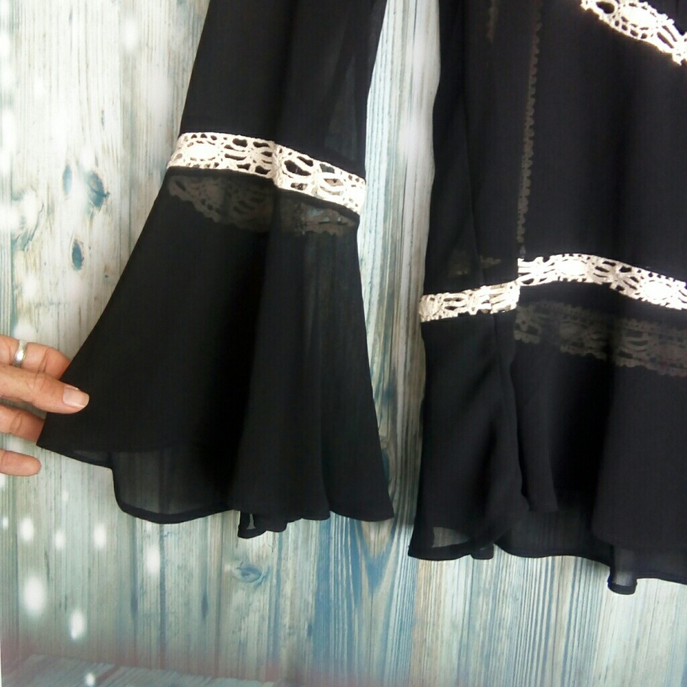 GB sheer long bell sleeve w pleated bib bl… - Picture 4 of 7